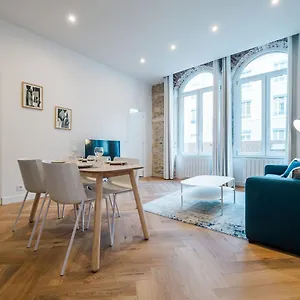  Apartment Lumineux T2, Climatise En Centre Ail